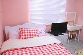Kpopstarz Guesthouse - Caters To Women Seoul 2*,  Südkorea