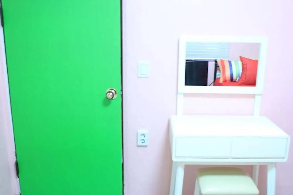 Kpopstarz Guesthouse - Caters To Women Seoul Hotel