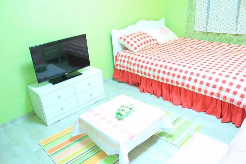 Kpopstarz Guesthouse - Caters To Women Seoul Hotel