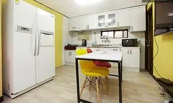 Kpopstarz Guesthouse - Caters To Women Séoul